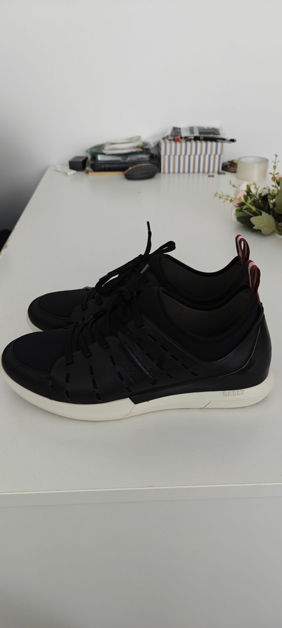 Vând sneakers Bally size 8