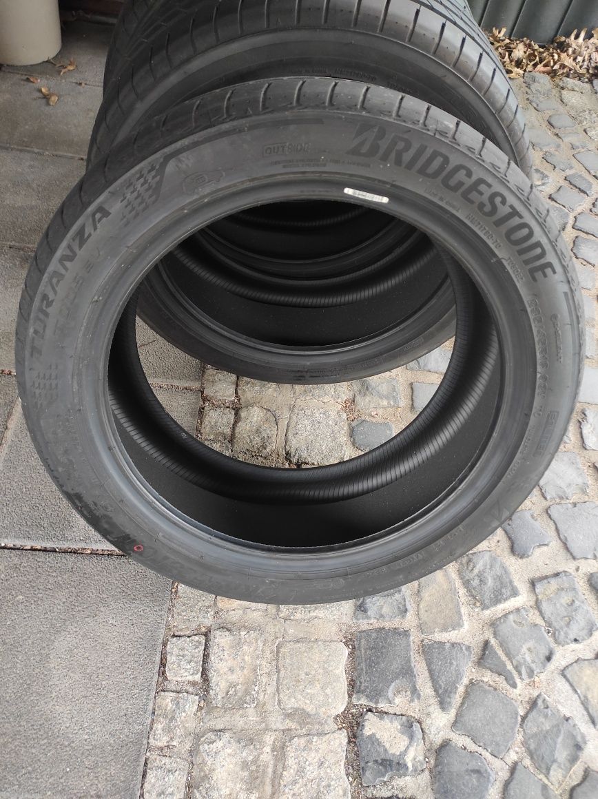 235/45/18 Bridgestone 4бр
