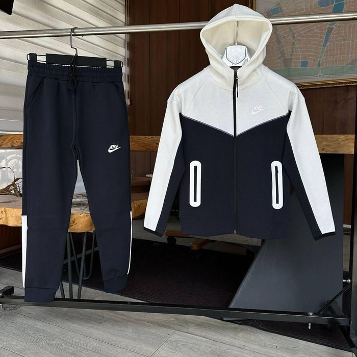 Продавам детски комплект