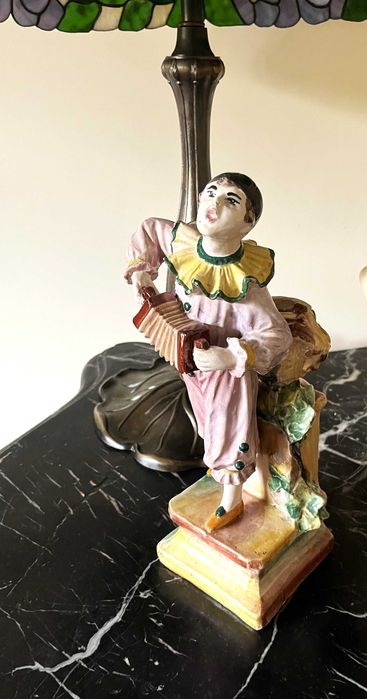 Superba statueta -Arlechin cu acordeon-majolica-Franta
