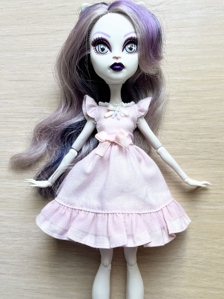 Rochițe handmade pentru păpuși monster high