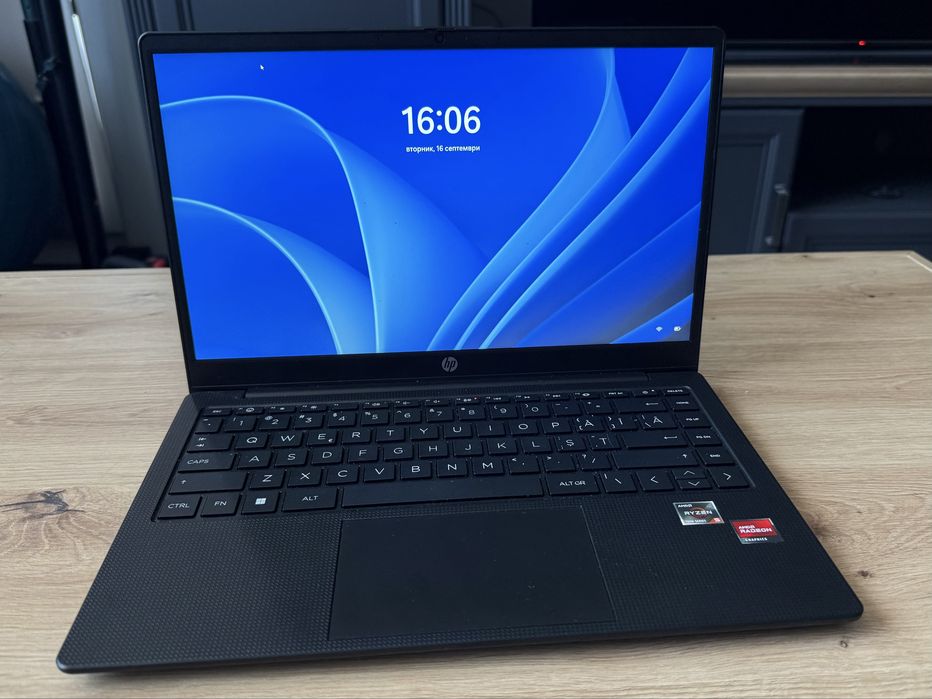 Лаптоп HP 14-em0008nq