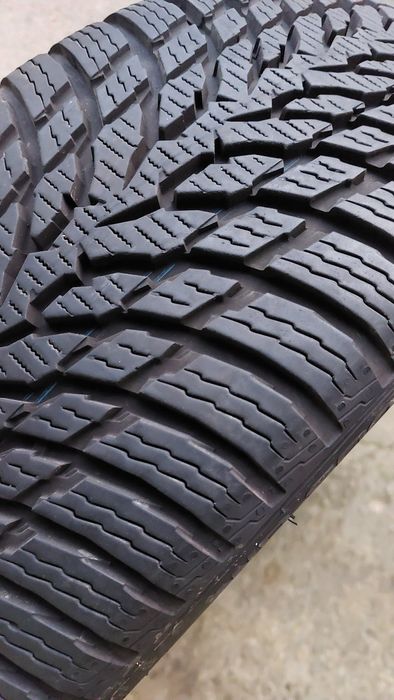 Зимна гума 215/45/20 Nokian един брой