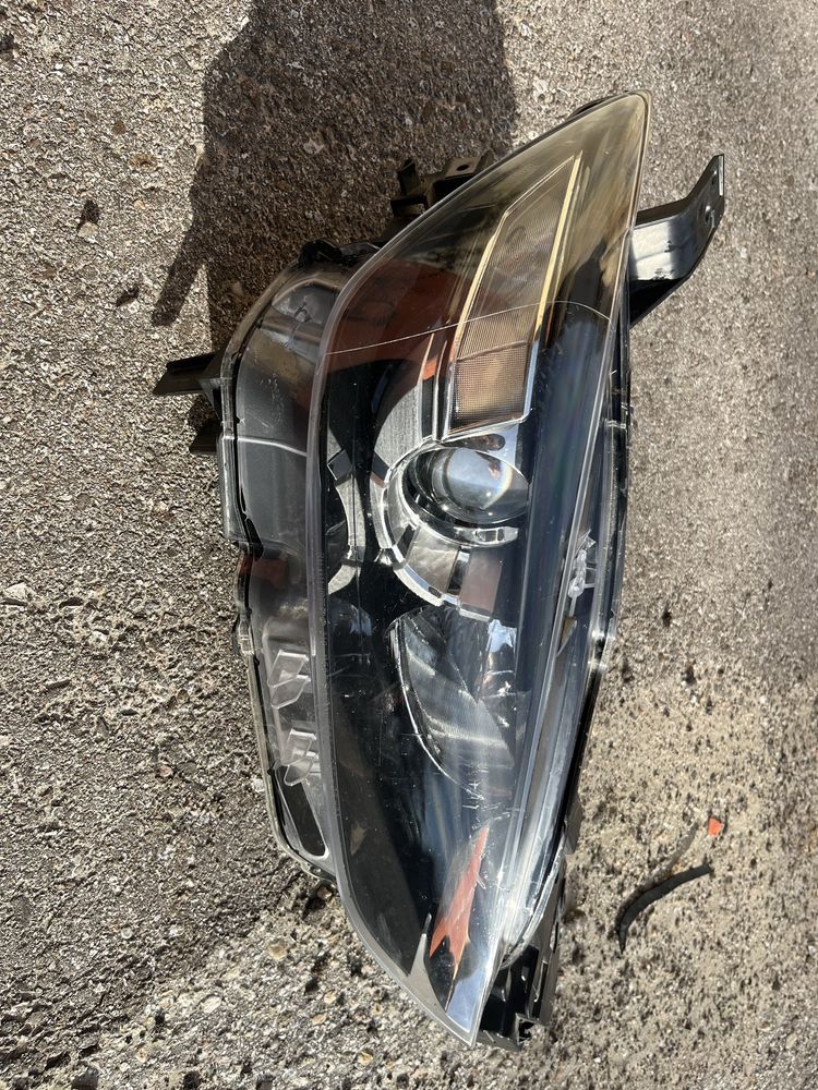 Десен фар за mazda CX-3