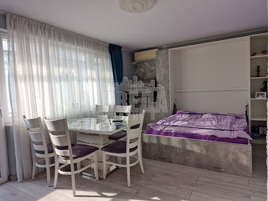 Продава се Двустаен апартамент в Варна, Цветен квартал - 64 кв.м за 1922 €/кв.м - Снимка #1