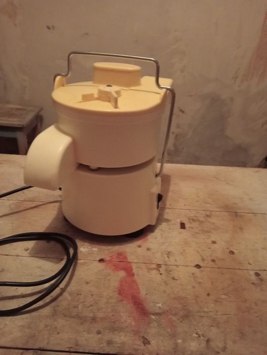 Соковыжималка "Росинка"