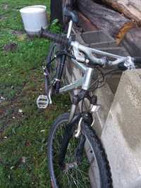 Bicicleta din aluminiu cu piese Shimano