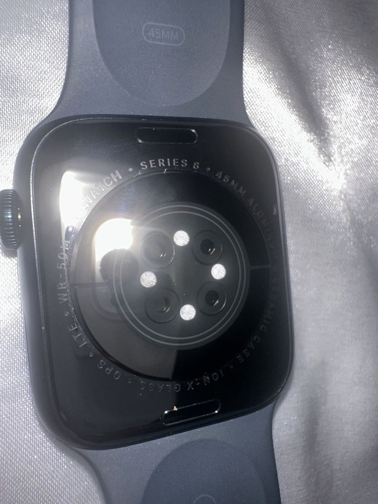 Apple watch series 8 45 mm , GPS + LTE Черен