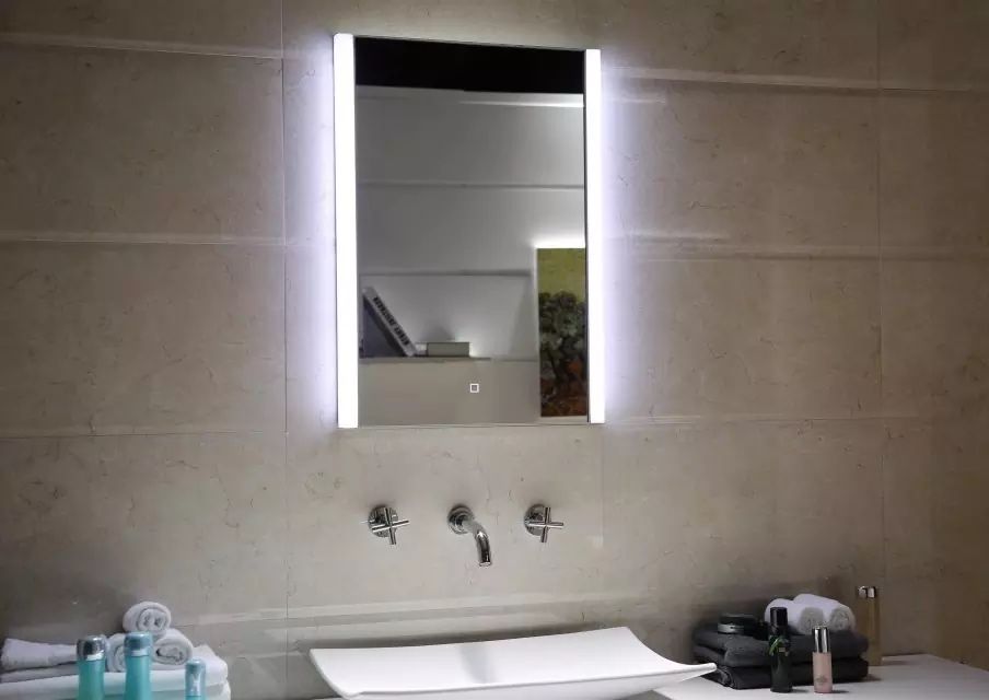 Огледало за баня с LED