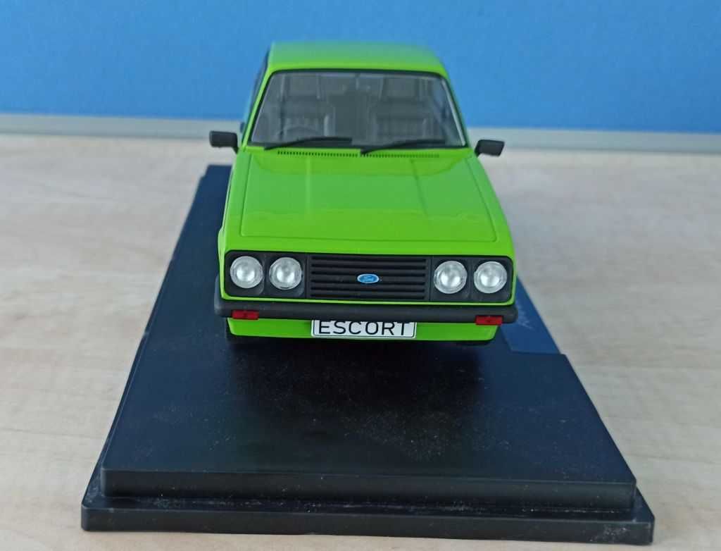 Macheta Ford Escort MK II RS 2000 1977 verde - MCG 1/18