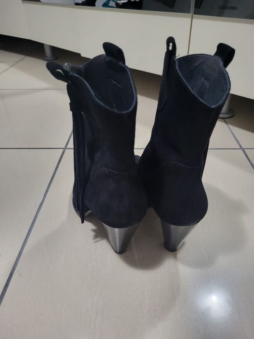 Cisme scurte din piele intoarsa