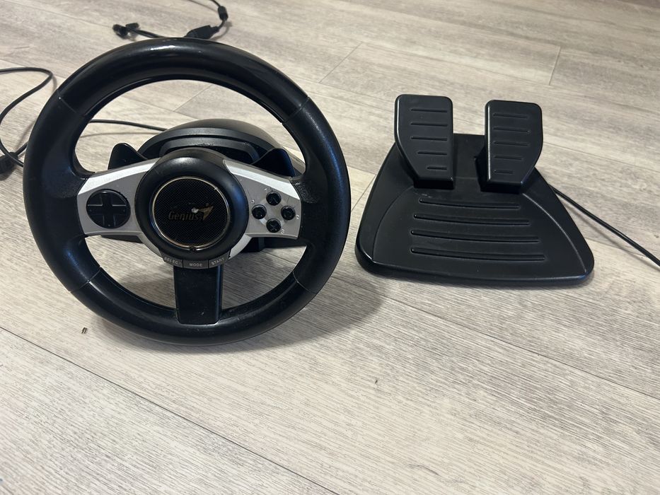 Продам руль игровой Genius