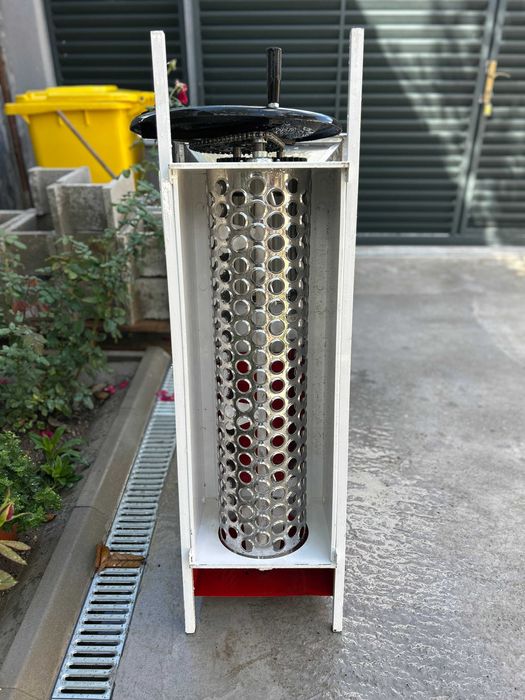 Vând zdrobitor desciorchinător ENO 3 semiinox manual