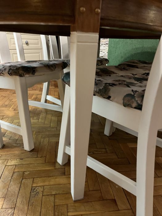 Трапезна маса и столове ,изцяло от естествено дъбово дърво