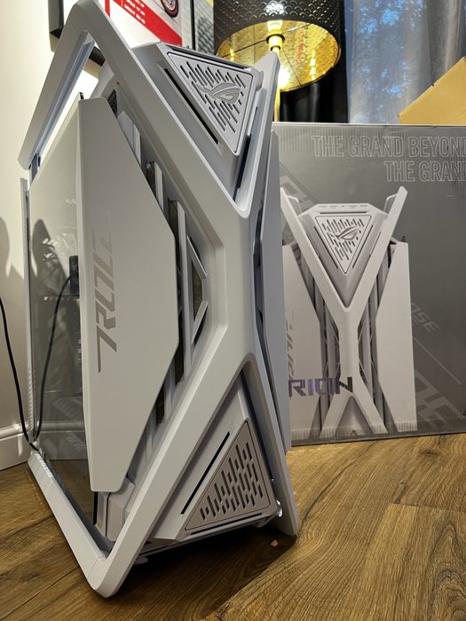 Carcasa ASUS ROG Hyperion GR701 White