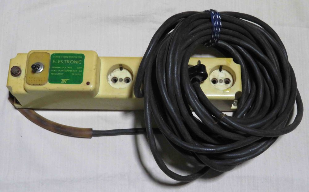 Удлинитель пилот советский на 4 гнезда длиной 12,1 м