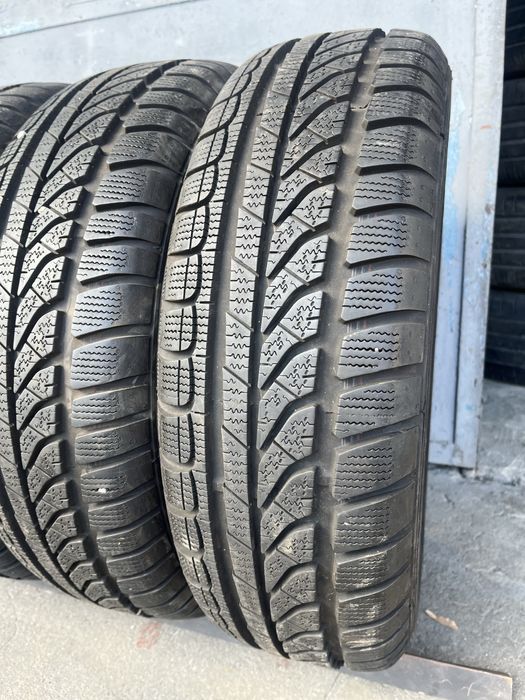 4 бр. зимни гуми 175/65/14 Dunlop 7 mm DOT 2011