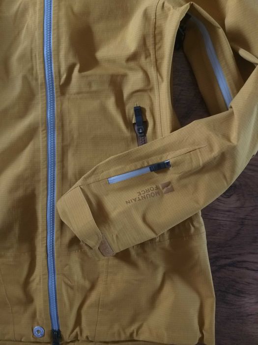MOUNTAIN FORCE women's jacket waterproof-туризъм якемембрана КАТО НОВО