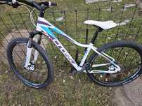 Bicicleta de vanzare ,folosita de trei ori ieste ca și nouă,