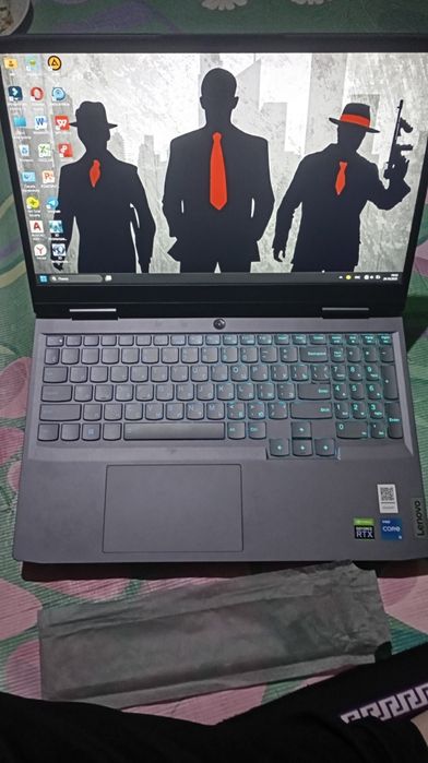 Lenovo Loq 15IRH8 15.6
