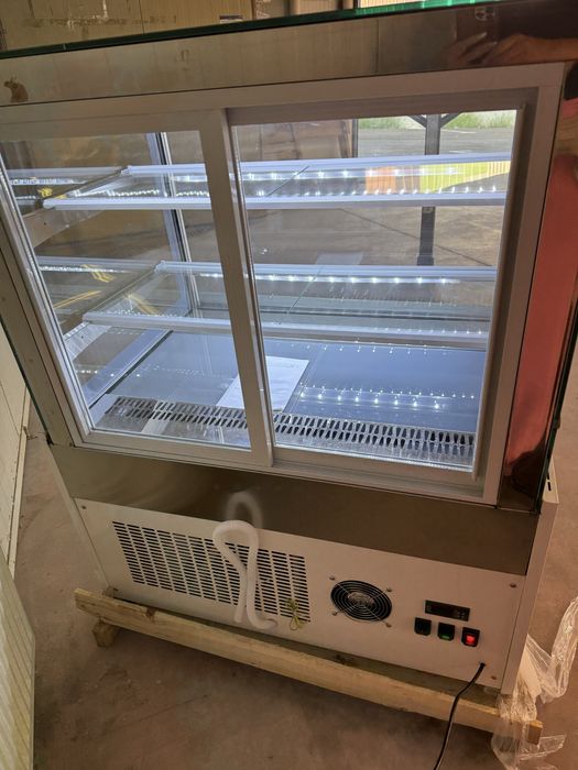 Vitrina rece de prezentare