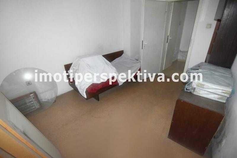 Продава се Тристаен апартамент в Пловдив, Кършияка - 70 кв.м за 1715 €/кв.м - Снимка #2