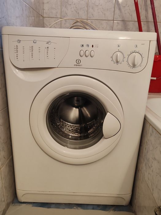Mașina de spălat Indesit W63T