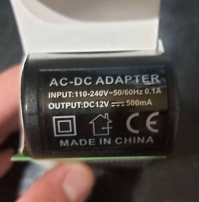 Преобразувател 220v в 12v