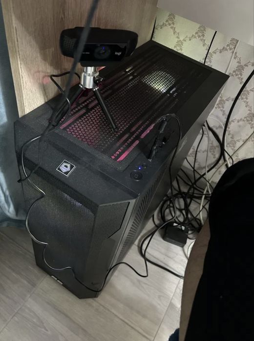 Игровой комп со всеми девайсами, креслом и моником