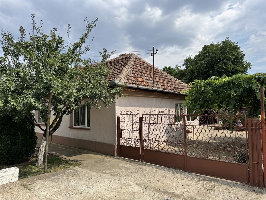 Casă de vânzare in Peciu Nou, la 17 km de Timișoara