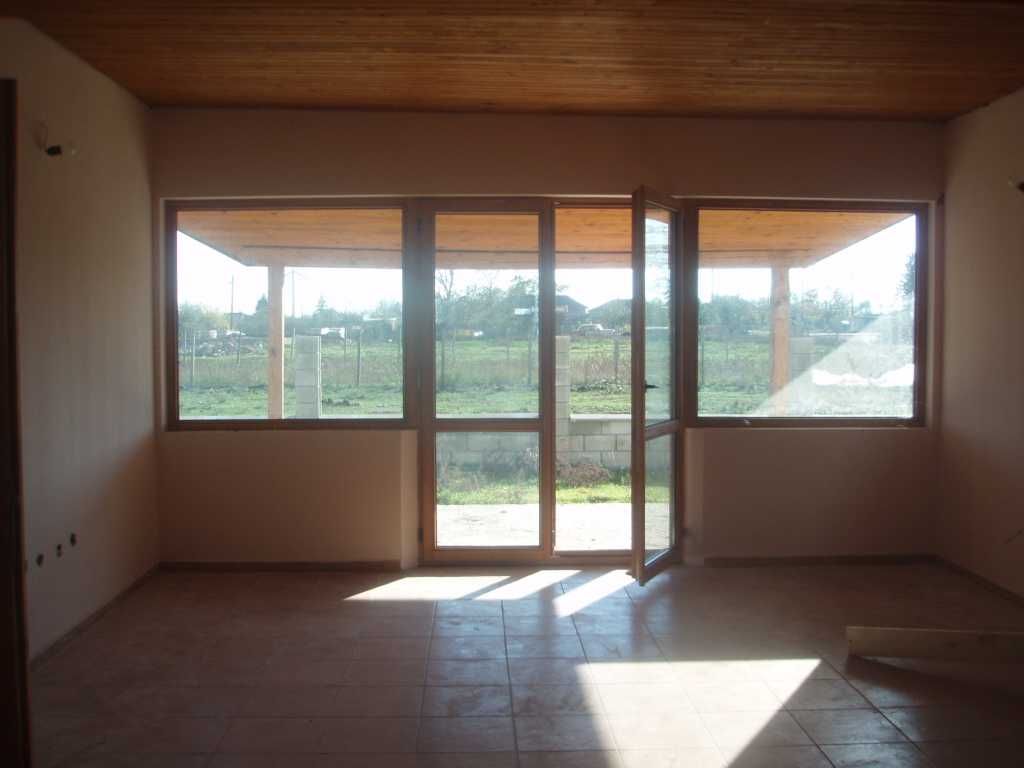 Продавам нова къща в село Селце, до Каварна