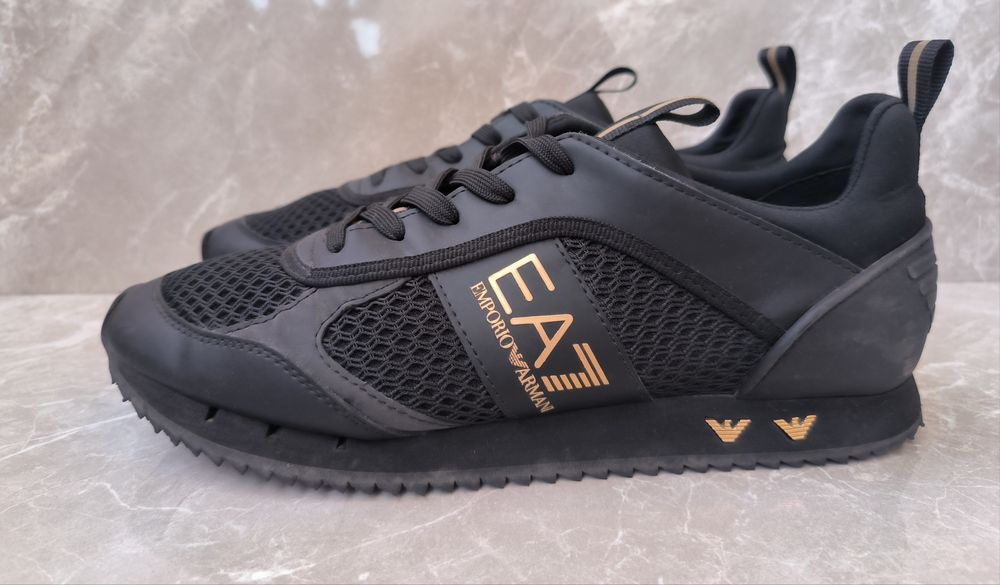 EA7 Empori Armani номер 42