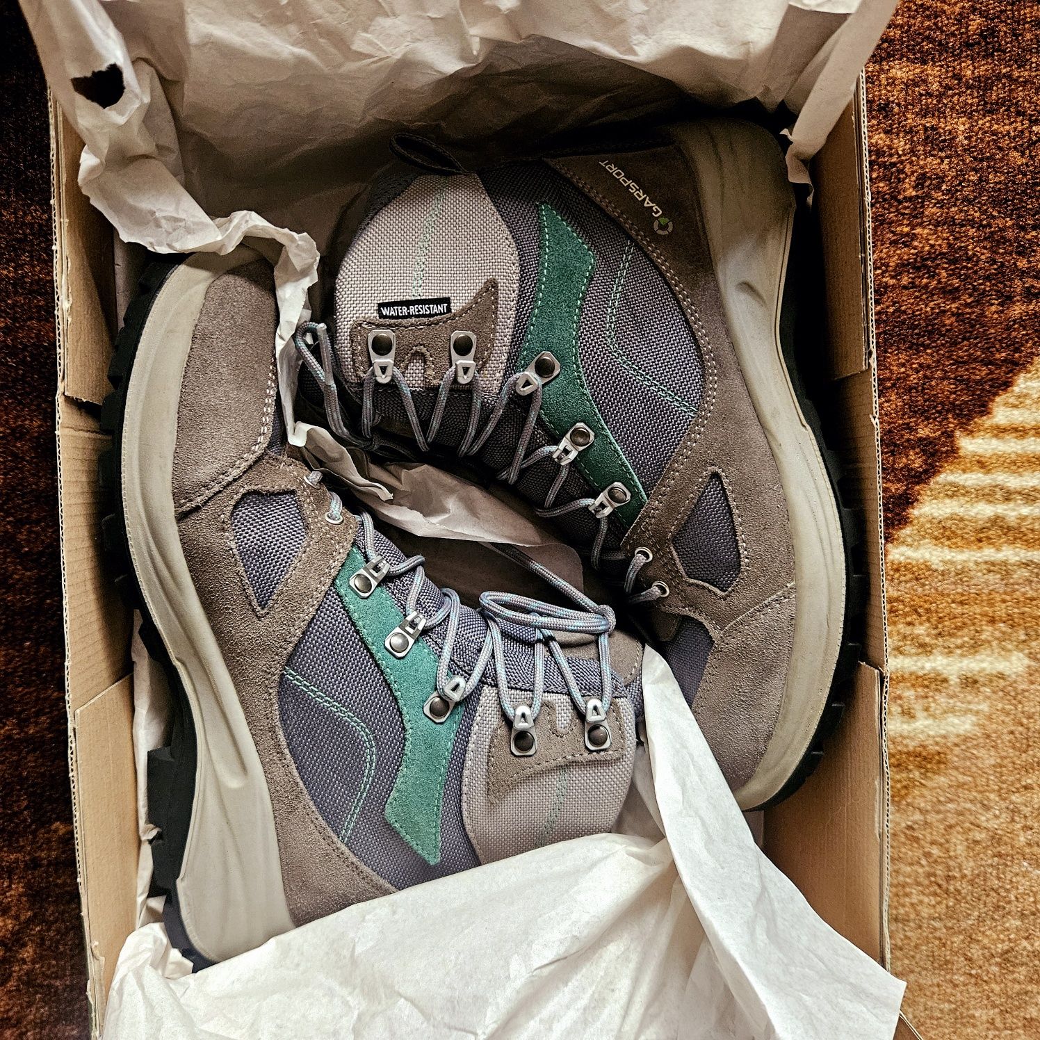 Дамски туристически обувки GarSport, подметка Vibram