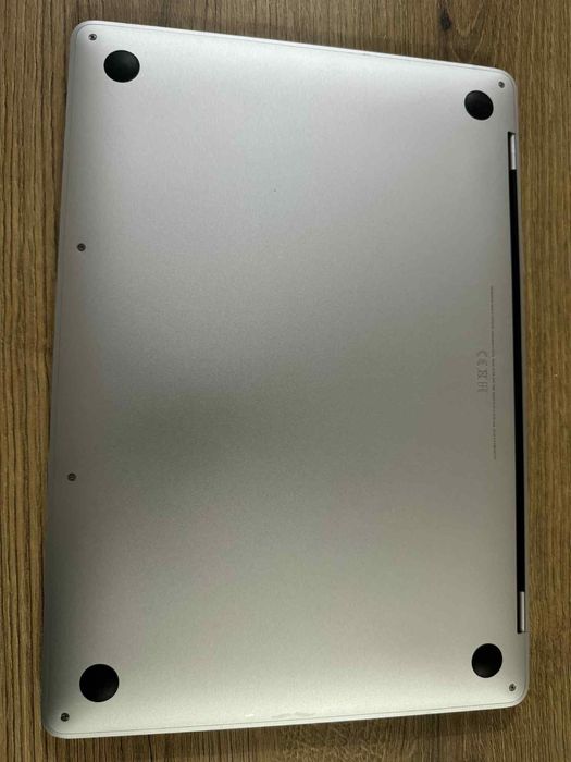 MacBook Pro A1708 13` 2017/SSD 256GB/ i5 2.3-3.6 GHz //8 RAM  2133 MHz