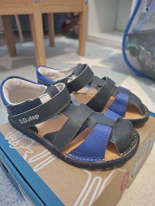 Vând sandale dd step nr 29
