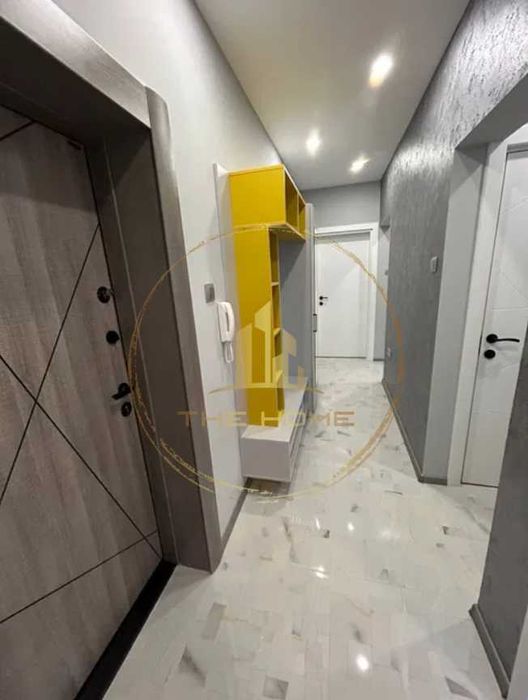 Дава се под наем Тристаен апартамент в Варна, Център - 105 кв.м за 1300 € - Снимка #5