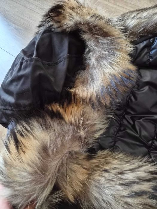 Къса парка с косъм от лисица