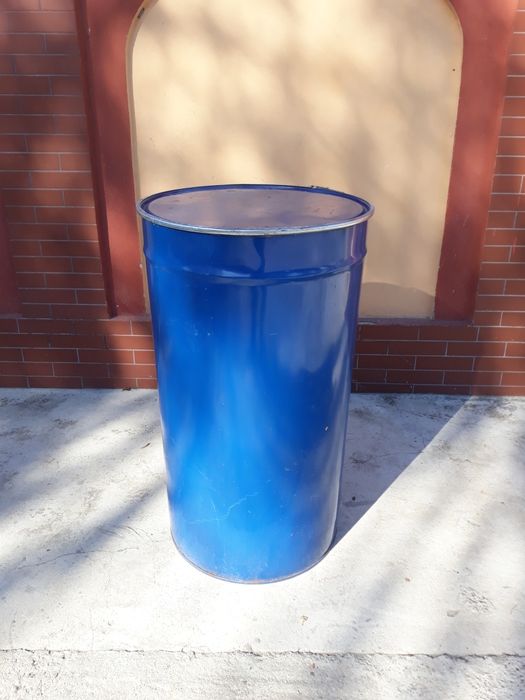 Butoaie din tablă ideale pentru cereale cu ventilație pe fund preț..70