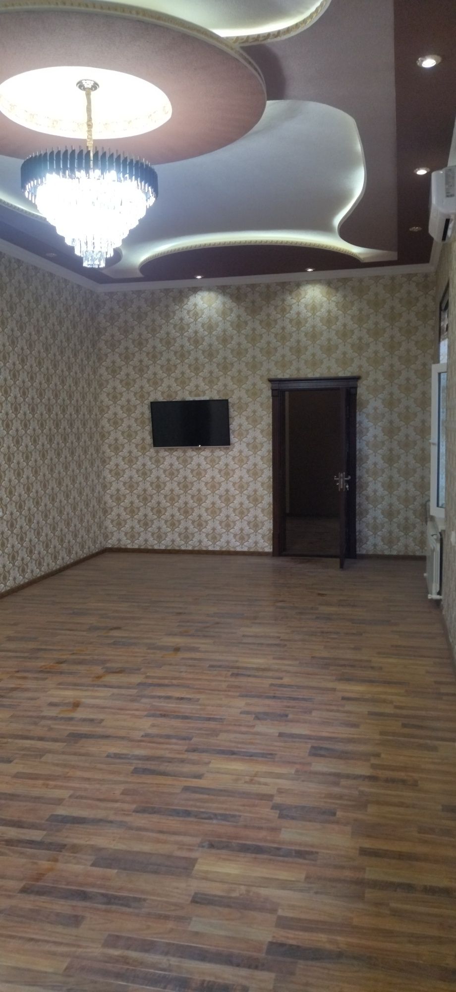 4,5-соток.Горбольница.Срочно продаётся дом.