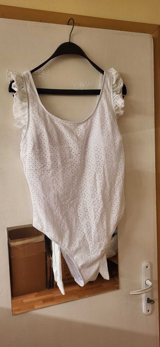 Чисто Нов Цял Бански