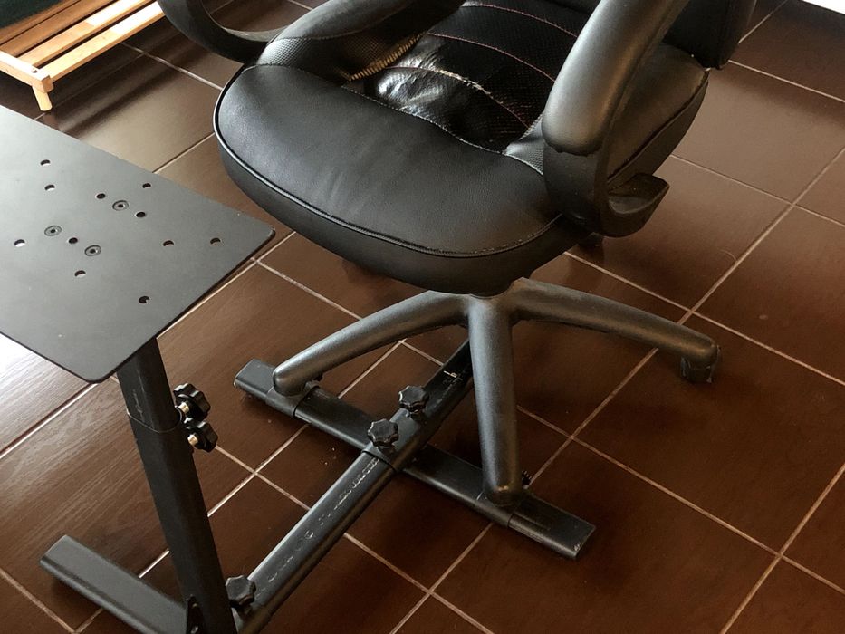 Suport volan si pedale Trust GXT 1150 Pacer Racing