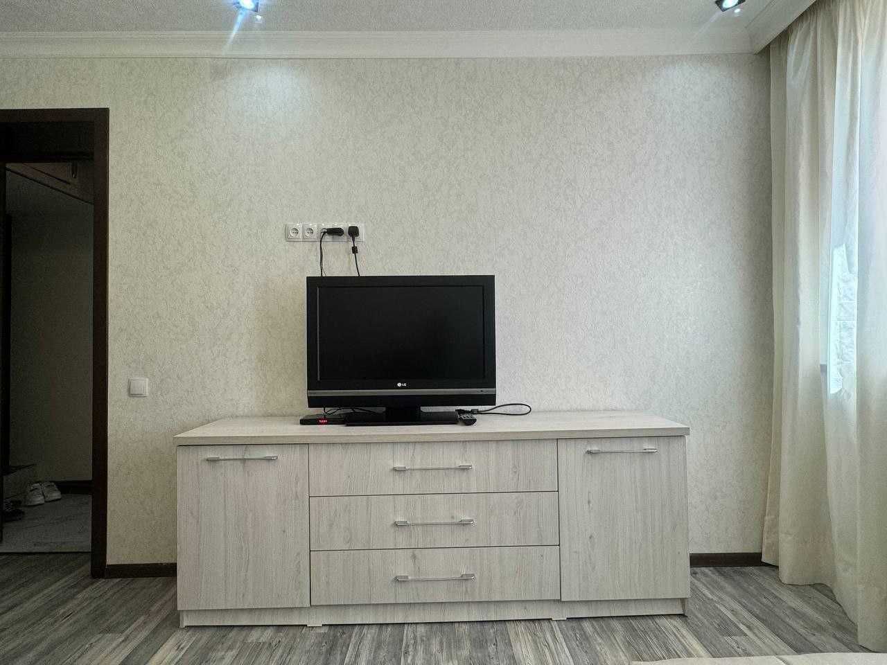 Новомосковская, 1/4/5, Ор-р: 15 кардиология, 30м2, Евро ремонт