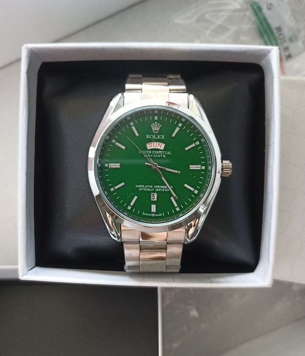 Продам часы все новые,в коробках