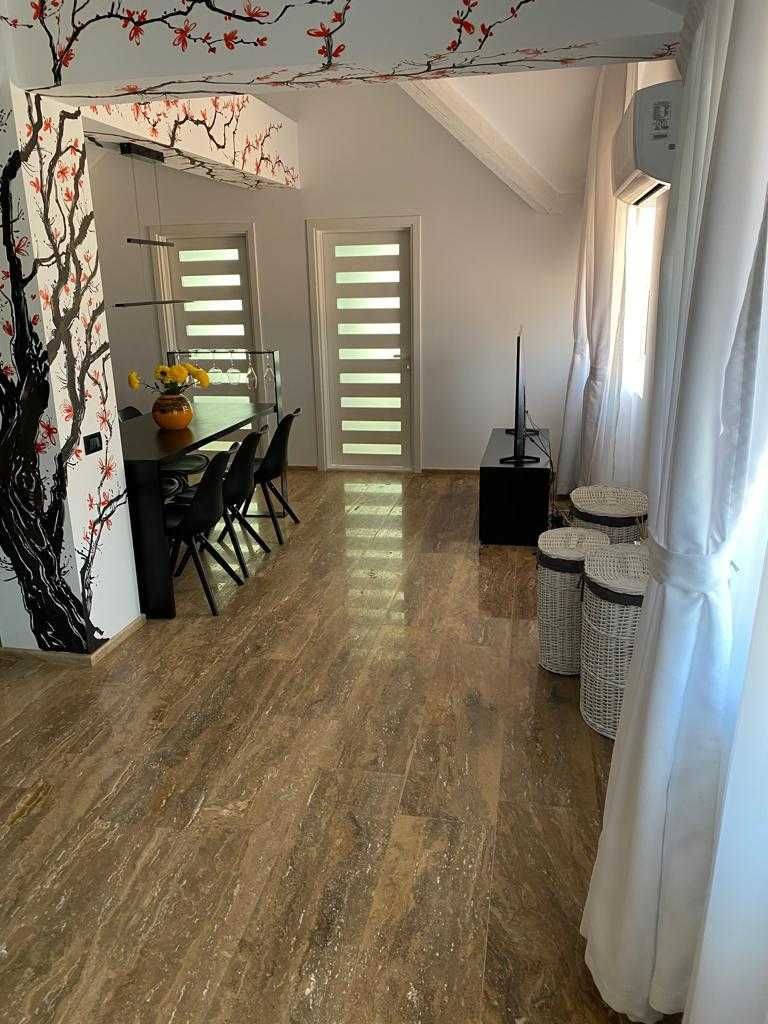 Închiriez apartament cu 3 camere in centru langa FINANȚE. 81 mp