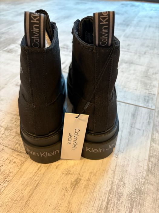 Calvin Klein боти