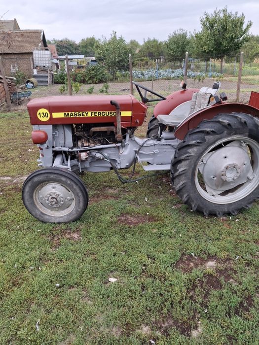 Vând tractor Massey Ferguson