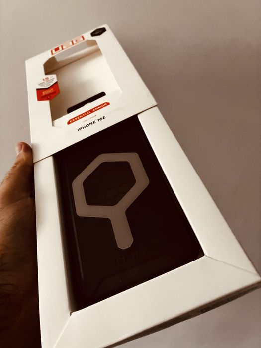 Husa UAG Iphone 16e