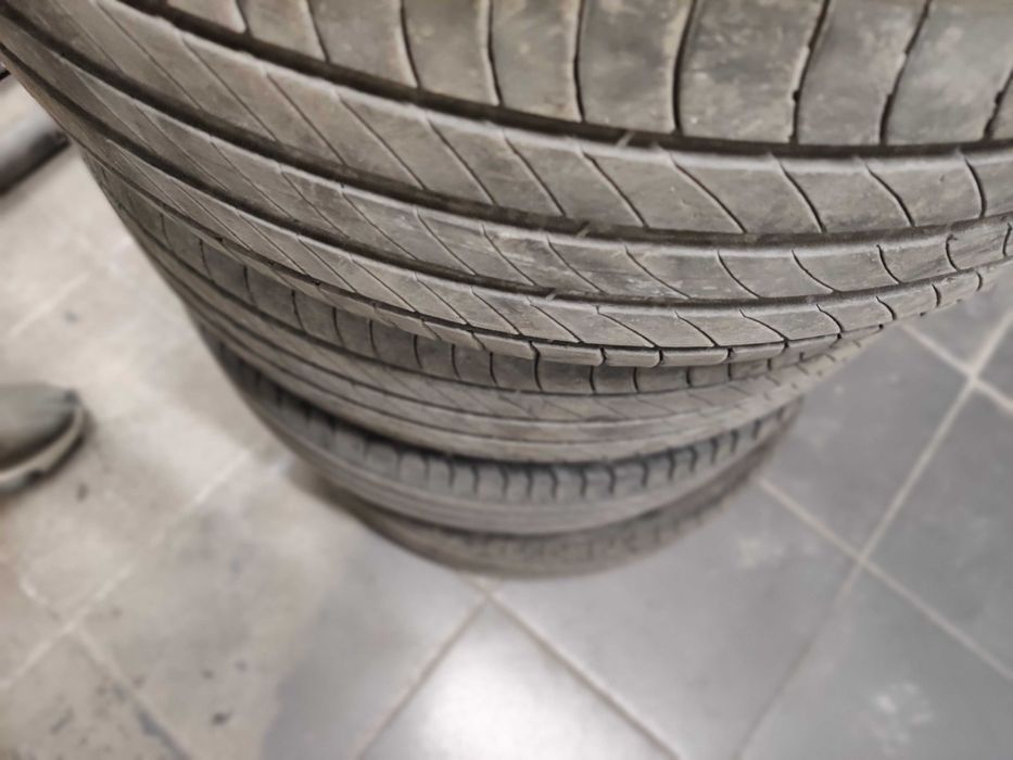 Продавам летни гуми Мишелин 215/55/17 Дот2021
