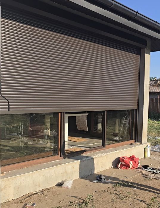 Rulouri exterioare aluminiu electrice și manuale