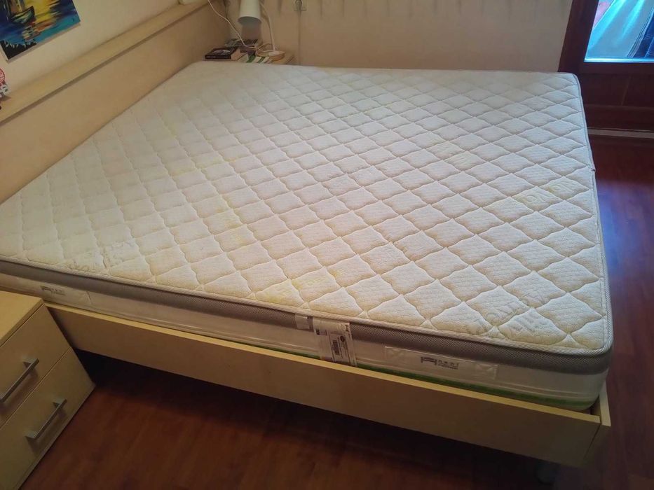 Продавам матрак  Сирена мемори 160/190 Nani